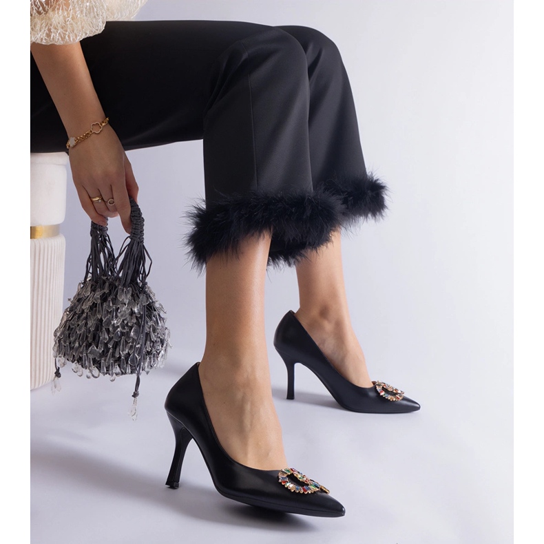 Crne štikle ukrašene šarenim cirkonima crno 1