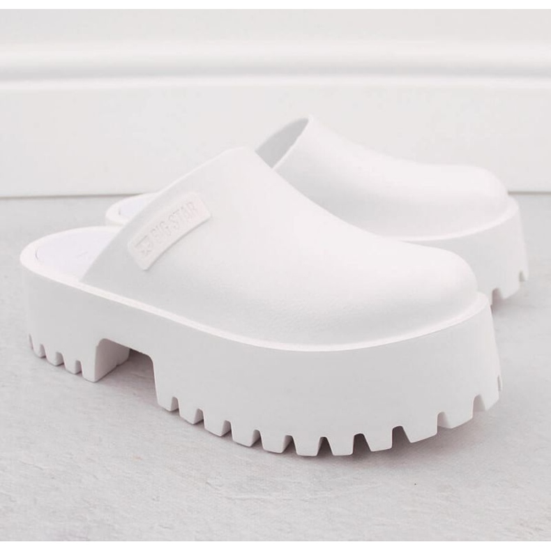 Big Star Začepljuje masivnu jedinu veliku zvijezdu NN274015 White bijela 2