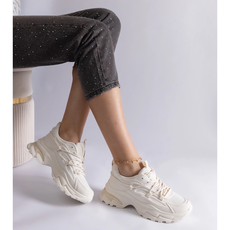 Bež sportske tenisice na ogromnom potplatu 2