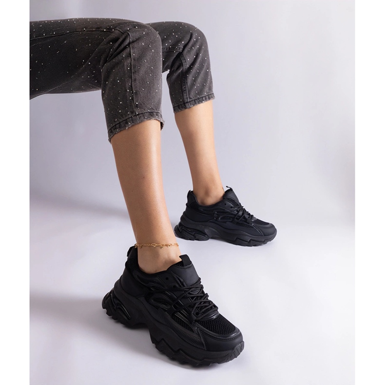 Crne sportske tenisice na ogromnom potplatu crno 1