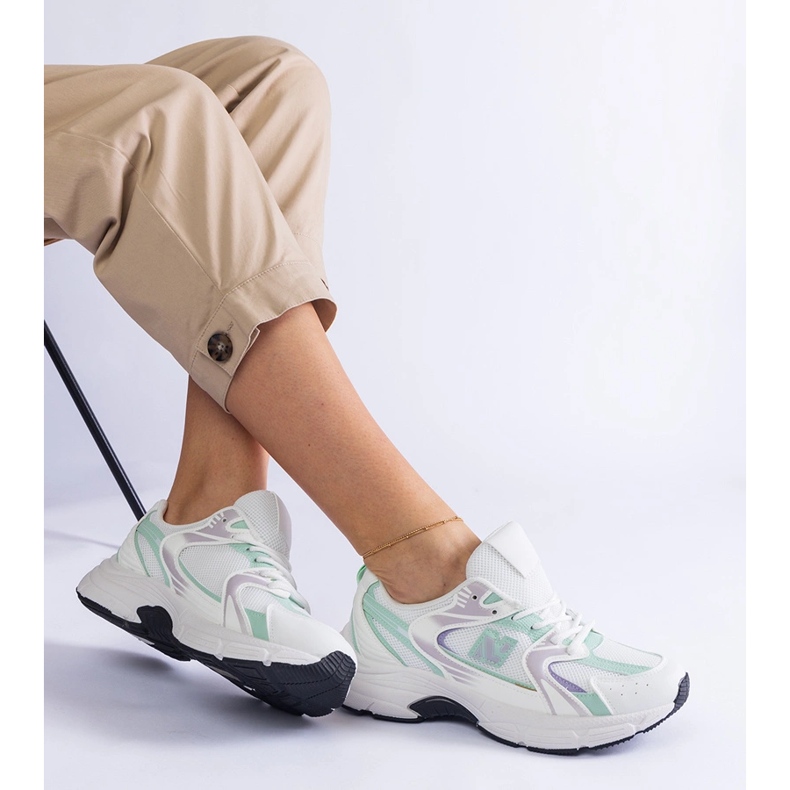 Bijelo-zelene klasične sportske tenisice bijela 1