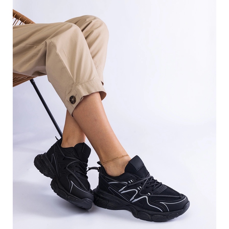 Crne ženske tenisice s masivnim đonom crno 2