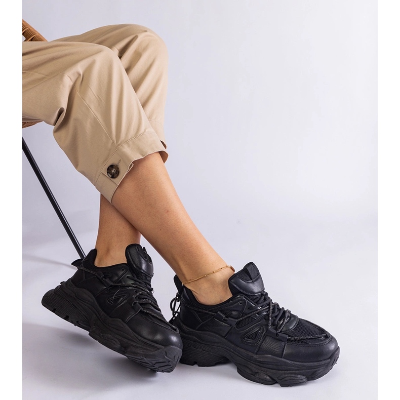 Crne ženske sportske tenisice crna 1