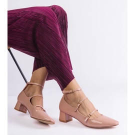 Bež pumpe lakirane remenom 2