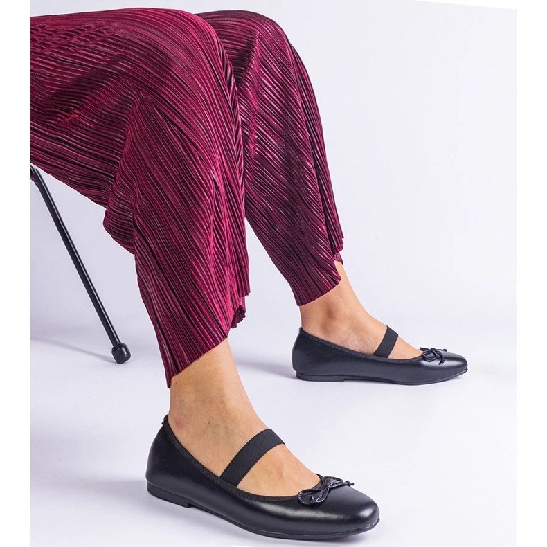 Crne balerine s elastičnim trakom i ukrasnim lukom crno 1