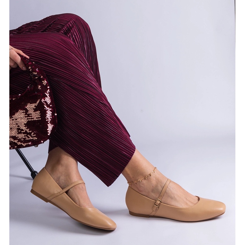 Bež balerinke s kopčama od eko kože 2