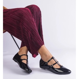 Crne lakirane balerinke s kopčom crno 1