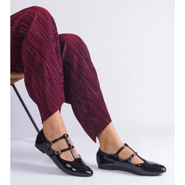 Crne lakirane balerinke s kopčom crno 2