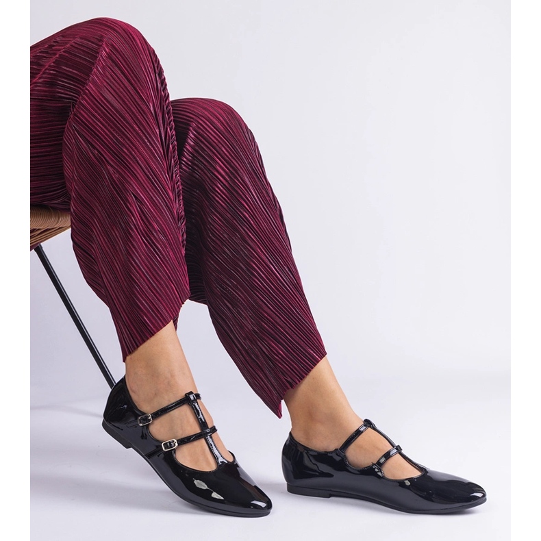 Crne lakirane balerinke s kopčom crna 2