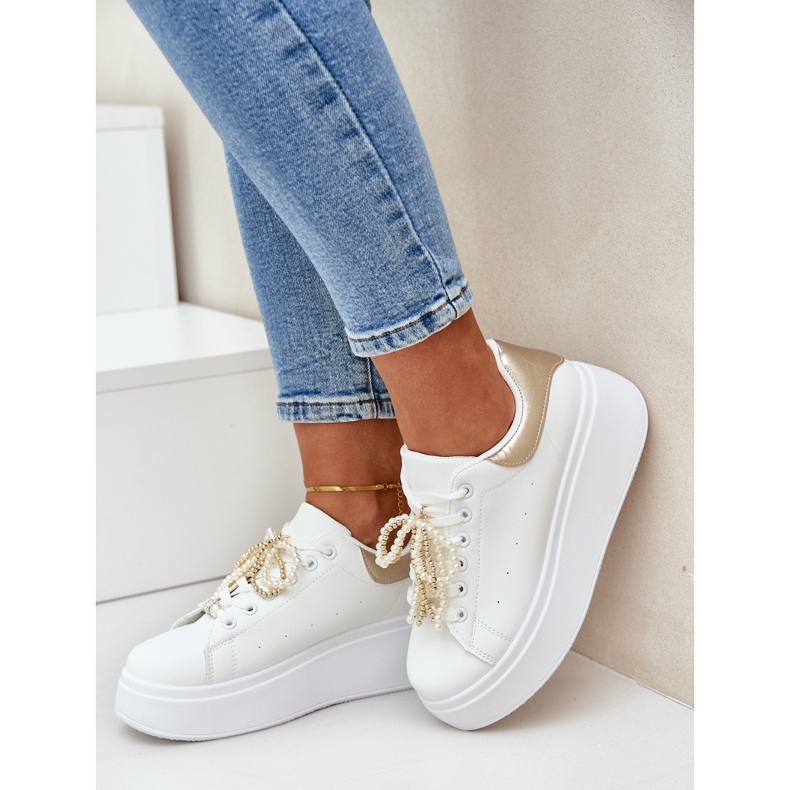 Ženske tenisice na platformi s bijelim i zlatnim ukrasima bijela 2