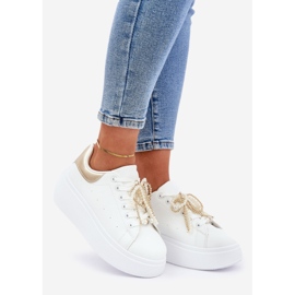 Ženske tenisice na platformi s bijelim i zlatnim ukrasima bijela 1