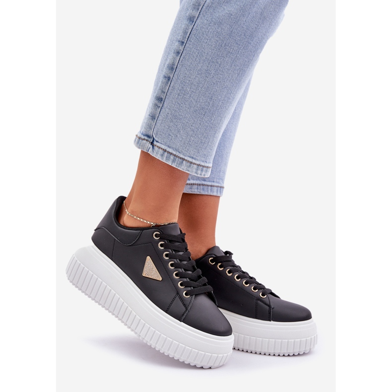 Moderne tenisice na ogromnoj crno -bijeloj platformi 1