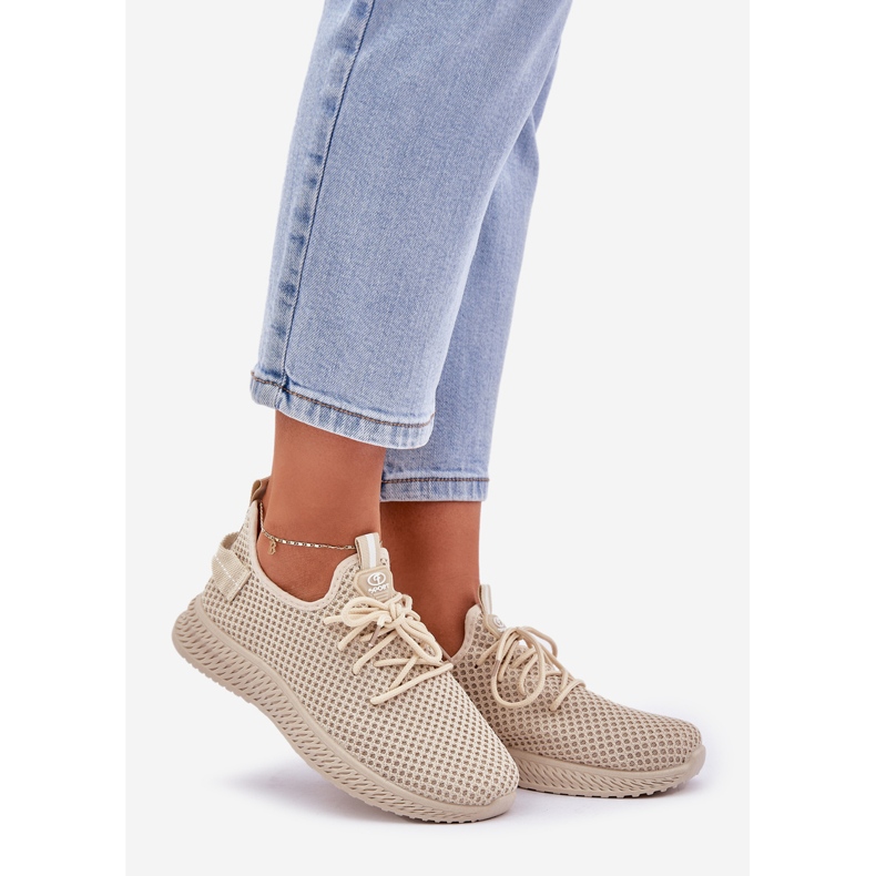 Ženski proklizavanje u bež sportskim cipelama 1