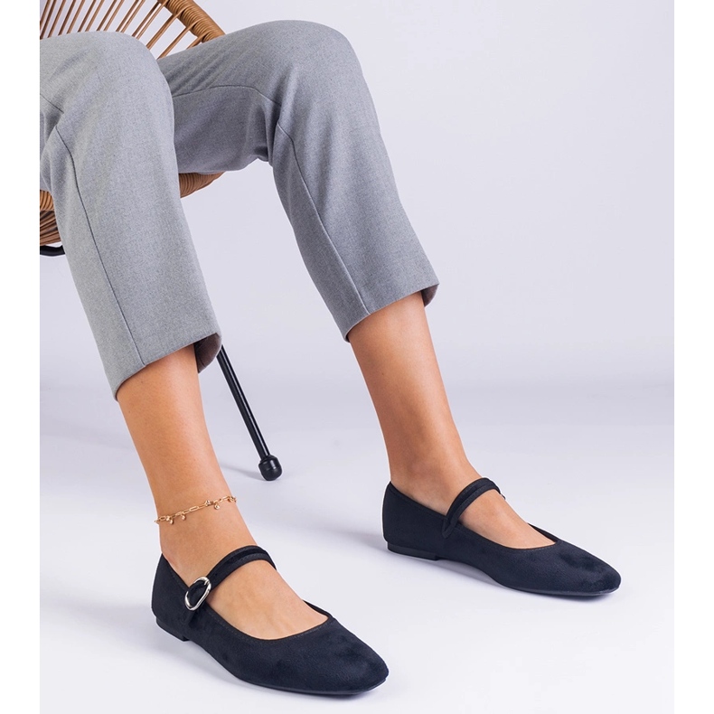 Crne balerine s remenom i četvrtasti nos crno 1