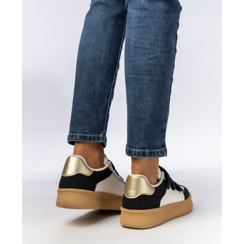 Ženske tenisice s metalnim crno -bijelim umetcima crna 1