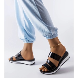 Elegantne lakirane crne ženske cipele na vezanje crno 1