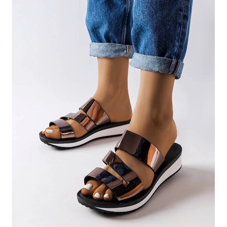 Ženske crne kožne natikače s debelim đonom crno 2