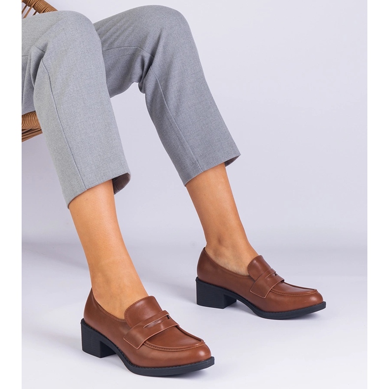 Smeđe eko -odletne pumpe na niskom postolju smeđa 1