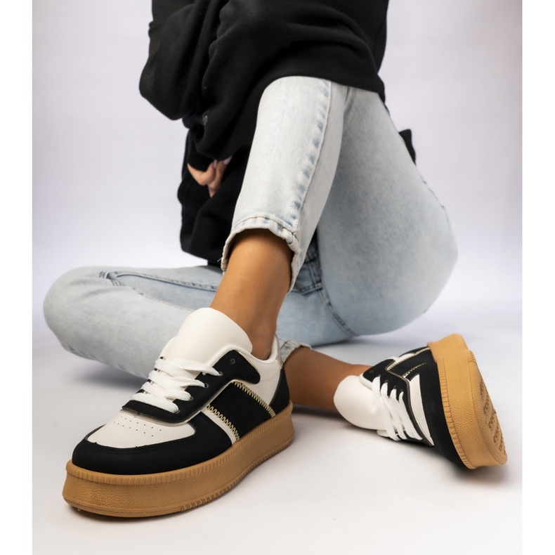 Ženske klasične tenisice na platformu crno 1