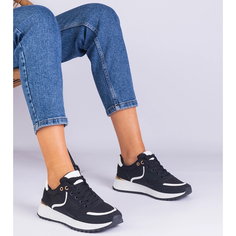 Crne tenisice za žene sa zlatnim umetanjem crno 1