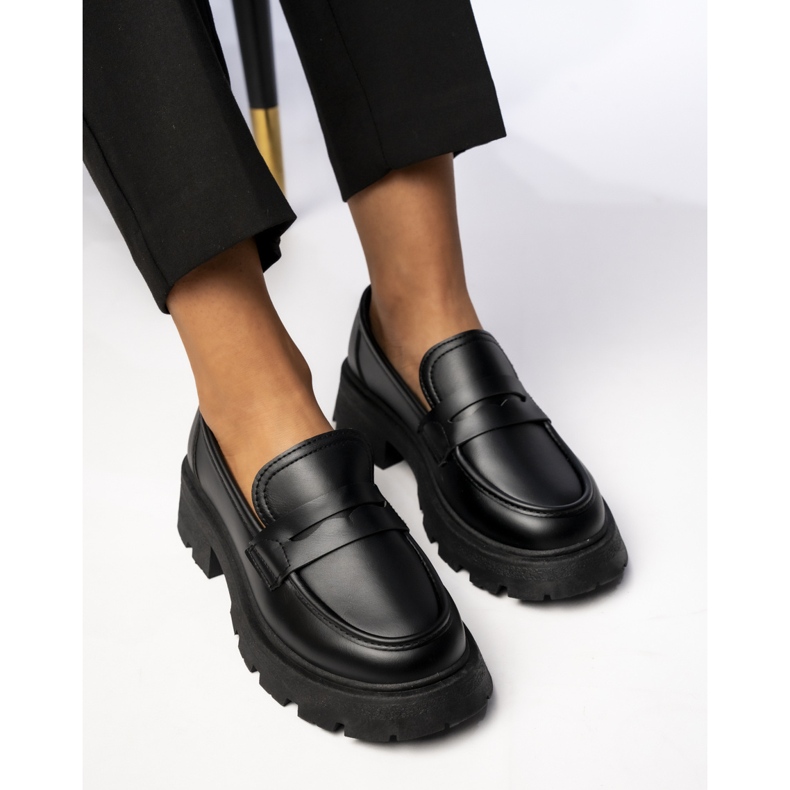 Žene putem Giulia Nero Loafers crno 2