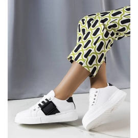 D/GMR Bijele tenisice ukrašene crnom Erin kopčom bijela 2