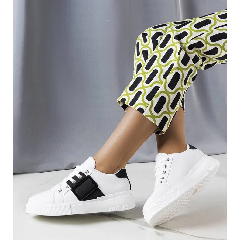 D/GMR Bijele tenisice ukrašene crnom Erin kopčom bijela 2