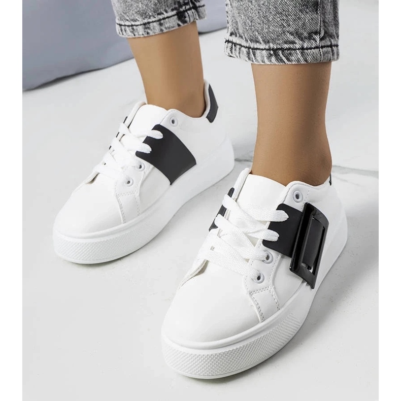 D/GMR Bijele tenisice ukrašene crnom Toni kopčom bijela 1