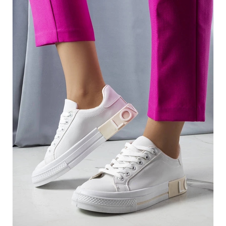 D/GMR Bijelo-bež tenisice ukrašene natpisom Nora 1