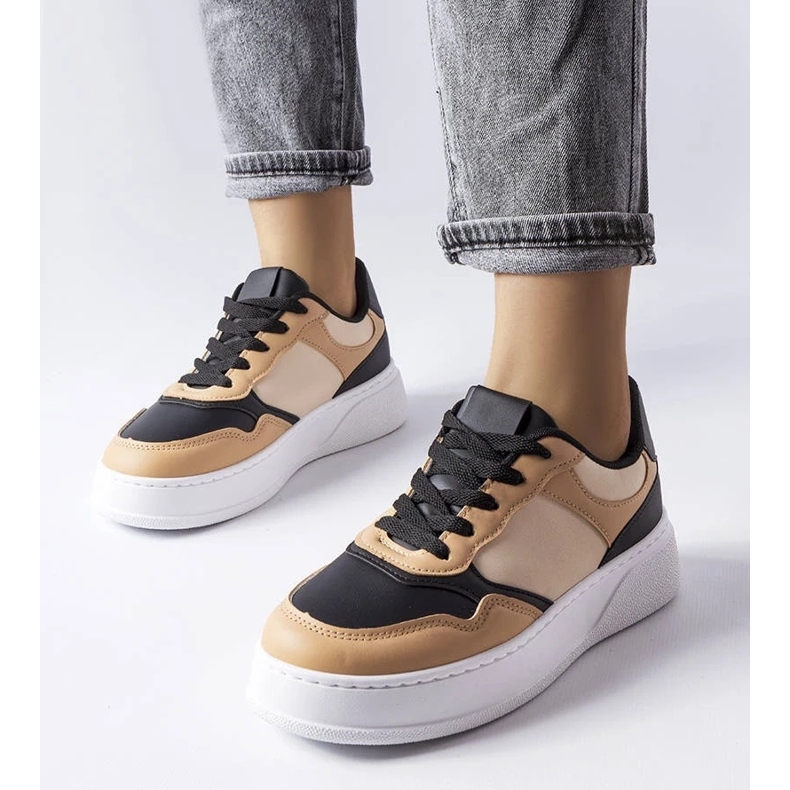 D/GMR Crno-bež čizme s debljim potplatom marke Baron 1