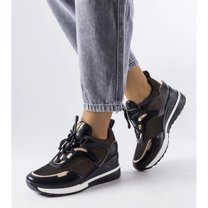 D/GMR Vincez crne i zlatne tenisice na wedge crna 1