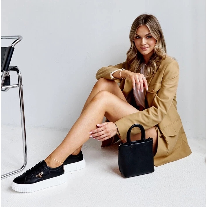 Crne kožne tenisice na gustom potplatu Attia crna 2