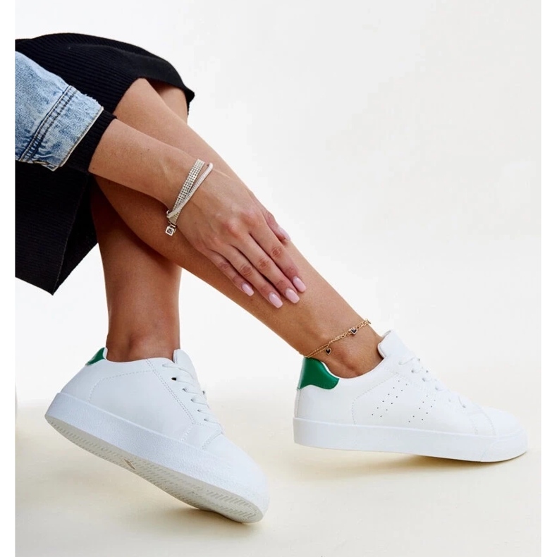 Bijelo-zelene Akila tenisice bijela 2