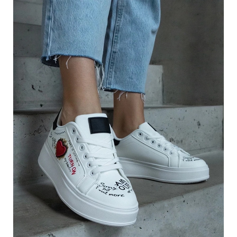 D/CEO Bijele tenisice ukrašene zakrpom i natpisima na Etara platformi bijela 2