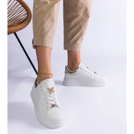 D/CEO Bijele tenisice na platformi ukrašeni aranžmanom leptira bijela 2