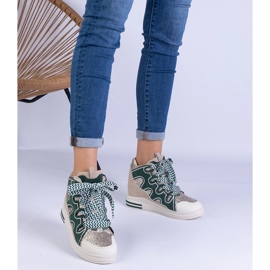 Zelene tenisice s gustim čipkama i sjajem zelena 1