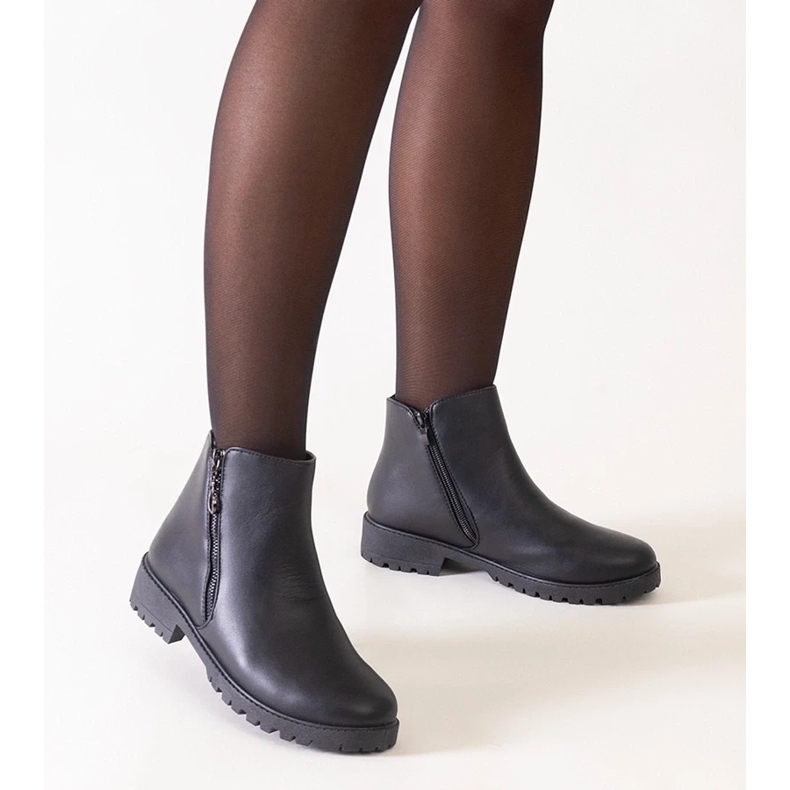 D/CEO Crne gležnjače s metalnim umetcima, Branda eko koža crno 1