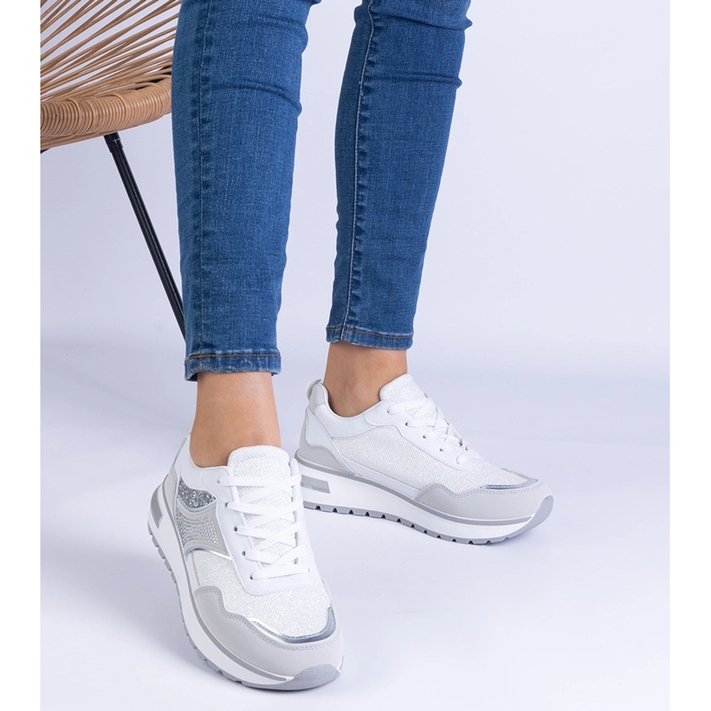 Bijele tenisice ukrašene sjajem i cirkonima bijela 1