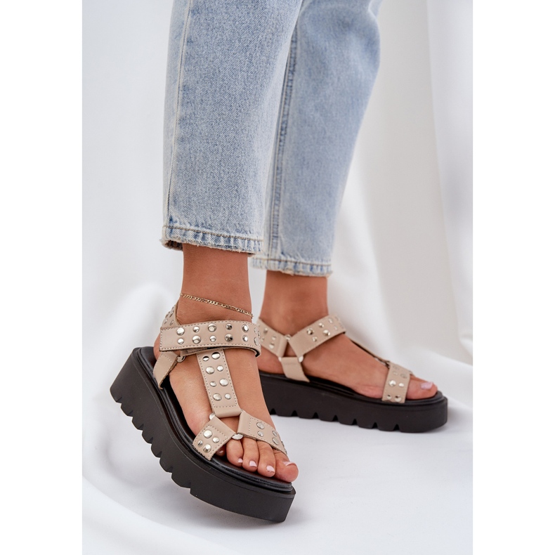 Ukrašene sandale na bež platformi 2