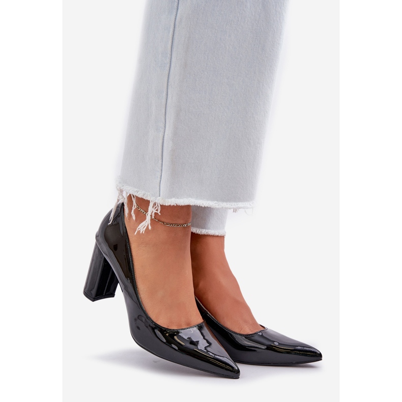 Oslikane pumpe na baru crno 1