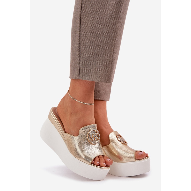 Papuče na platformi i klinovi sa zlatnim ukrasom zlatna 1
