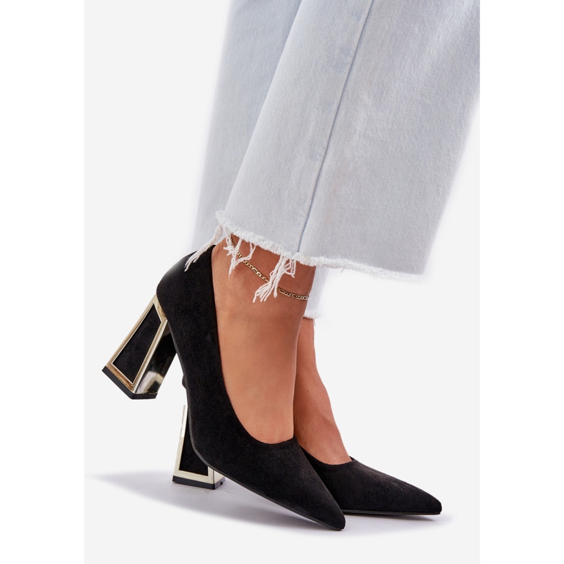 Elegantne pumpe na pokazivaču crne nosove crno 1