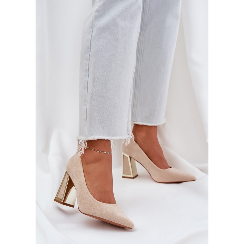 Elegantne pumpe na stupu pokazivača bež nosovi 2