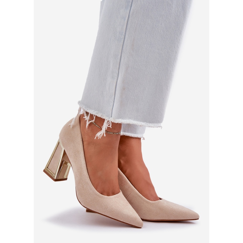 Elegantne pumpe na stupu pokazivača bež nosovi 1