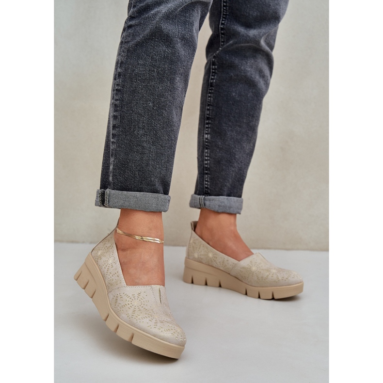 Jezzi Ženske cipele s otvorenim uzorkom zlatnog klina zlatna 2