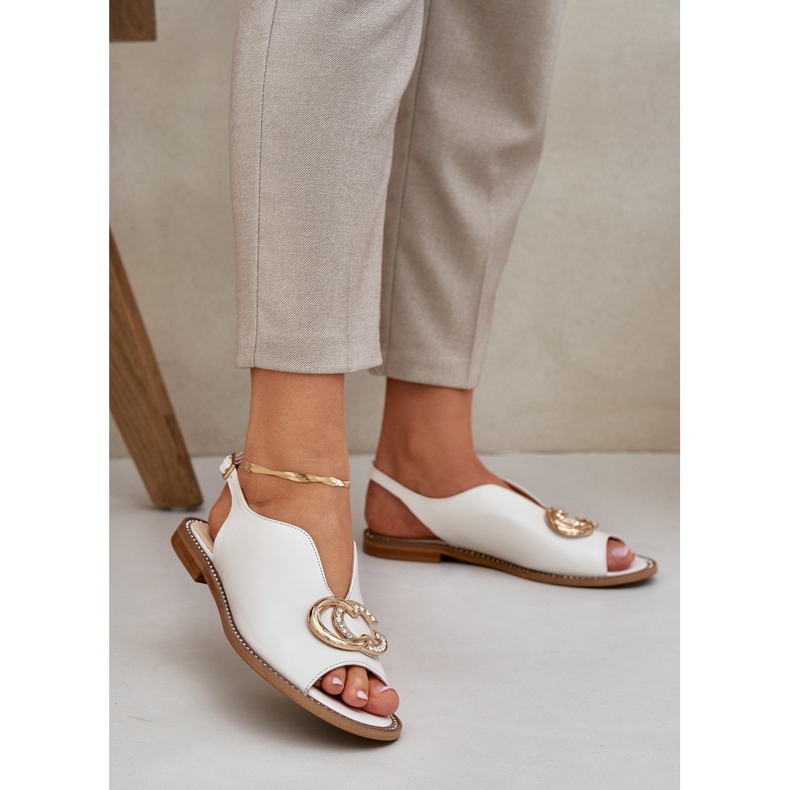 Kožne sandale s ravnim slovima s Laura Messi 2865 ukras bež 2