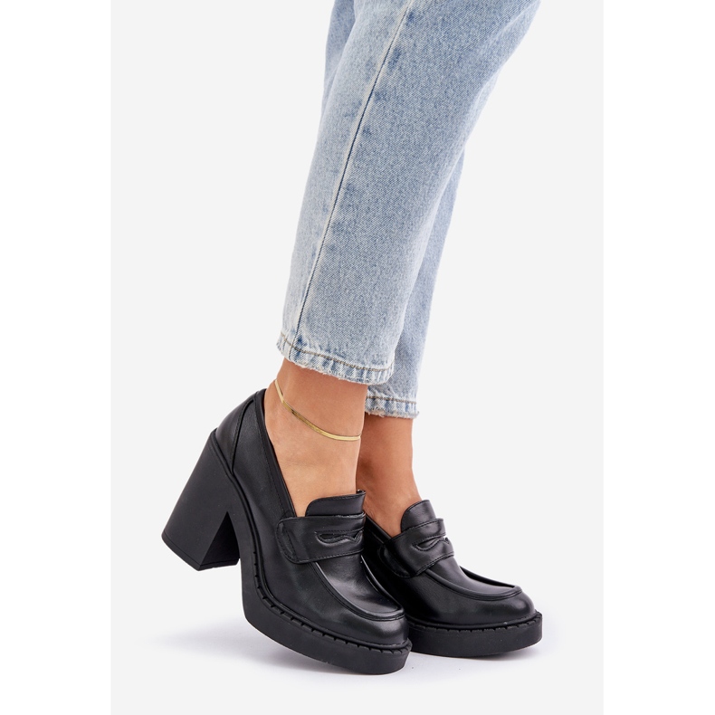 Pumpe na masivnom stupu s eko kožom crnom crna 1