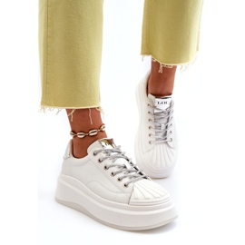 Ženske sportske kožne tenisice na GOE NN2N4033 Bijela platforma 3