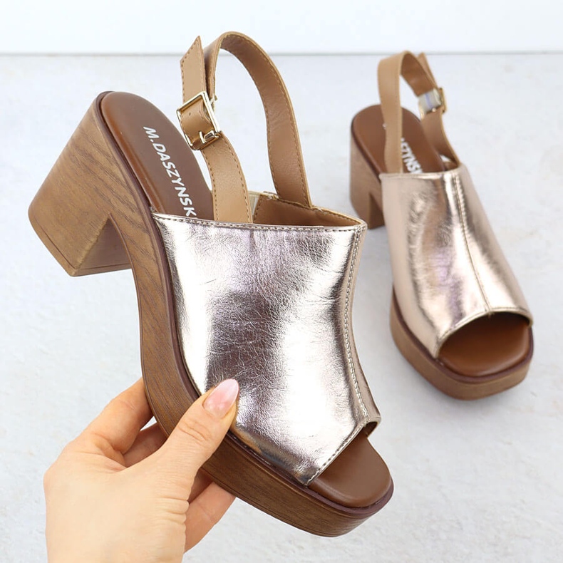 Ženske sandale na Golden Postu M. Daszyński MR23126-7 zlatni 1