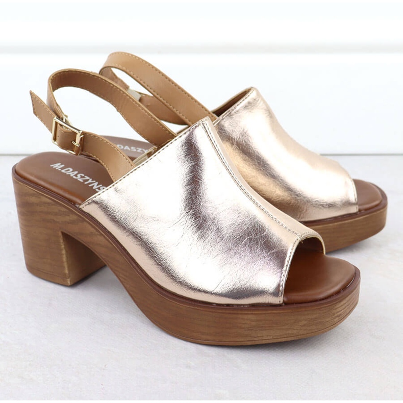 Ženske sandale na Golden Postu M. Daszyński MR23126-7 zlatna 2